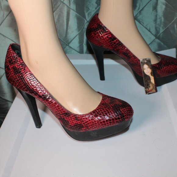 NWT SOFIA VERGARA- Red- Animal Print- High Heels/Platform- Pump Shoes - Sz 9 *SH - Picture 1 of 7